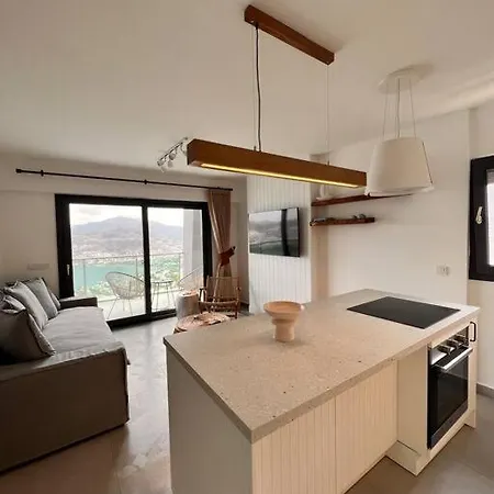 Charming, New Renovated Flat House In Gundogan Apartment